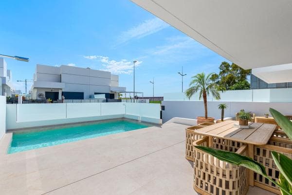 Chalet pareado en Maria Moliner s/n, Dolores thumbnail 2