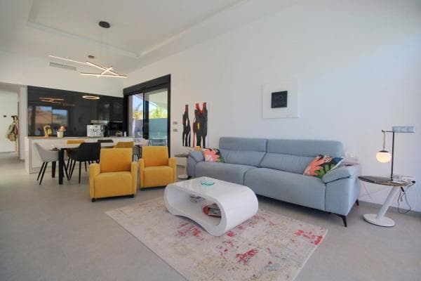 Chalet independiente en venta en Casa o chalet en Formentera del Segura, Formentera del Segura
thumbnail 1