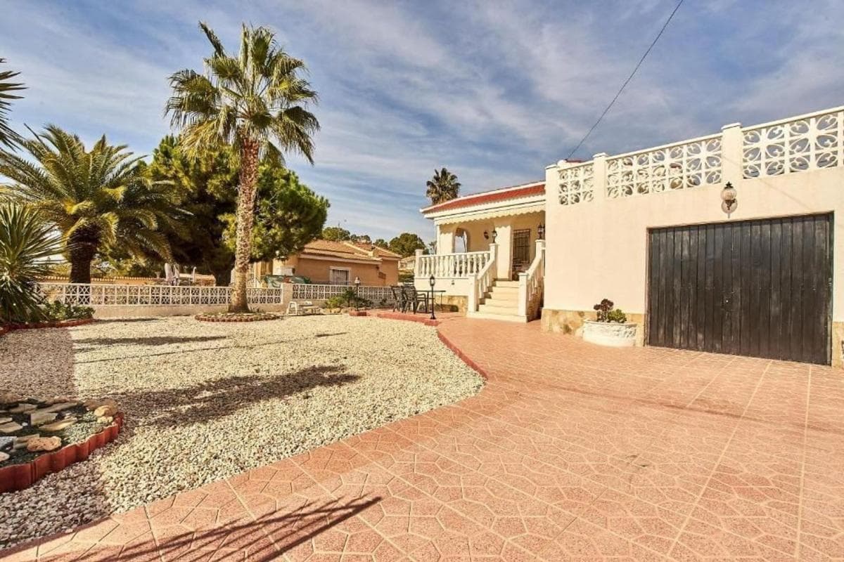 Propiedades en venta y alquiler en España photo 2