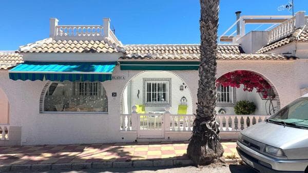 Chalet adosado en Calle Berenguer de Massanet, 24, Urbanizaciones, Guardamar del Segura photo 1