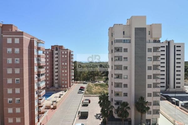 Venta de piso en Piso en Avenida del Puerto, 33, Puerto Deportivo, Guardamar del Segura, Guardamar del Segura
thumbnail 1