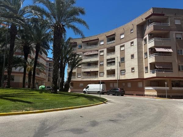 Venta de piso en Piso en Plaza Médico José María Sanz, 1, Las Viñas, Guardamar del Segura, Guardamar del Segura
thumbnail 1