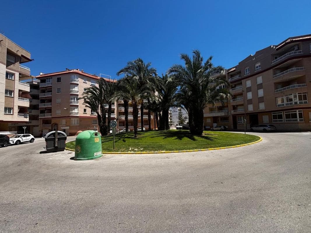 Sale of apartment in Piso en Plaza Médico José María Sanz, 1, Las Viñas, Guardamar del Segura, Guardamar del Segura
photo 4