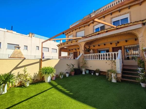 Chalet adosado en Calle Pere de Bonvilar, Urbanizaciones, Guardamar del Segura thumbnail 2