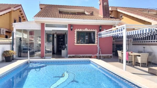 Duplex en venta en Dúplex en Avenida Joaquín Chapaprieta, 31, Urbanizaciones, Guardamar del Segura, Guardamar del Segura photo 1