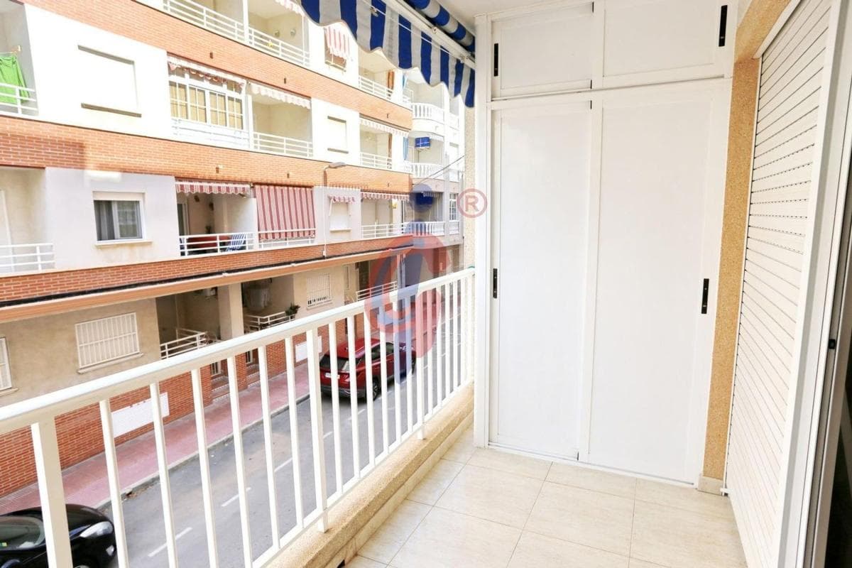 Sale of apartment in Piso en Calle Hermanos Bazán, 4, Las Viñas, Guardamar del Segura, Guardamar del Segura
photo 2