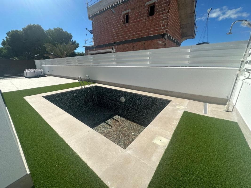 Properties for sale and rent in Spain photo 4