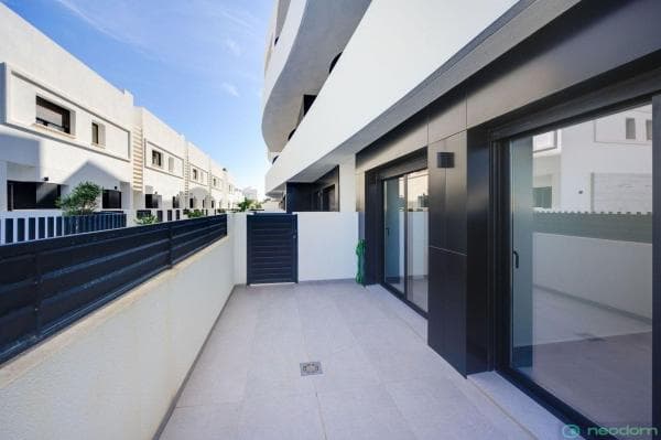 Duplex en venta en Dúplex en Urbanizaciones, Guardamar del Segura, Guardamar del Segura thumbnail 2