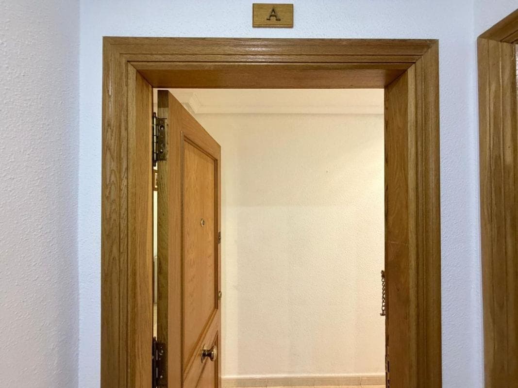 Venta de piso en Piso en Calle Ausiàs March, Zona Pueblo, Guardamar del Segura, Guardamar del Segura
photo 2