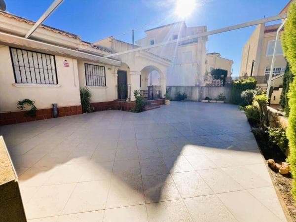 Chalet pareado en Calle el Moll, Urbanizaciones, Guardamar del Segura thumbnail 2