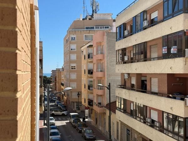 Venta de piso en Piso en Calle Sant Pere, Zona Pueblo, Guardamar del Segura, Guardamar del Segura
thumbnail 1