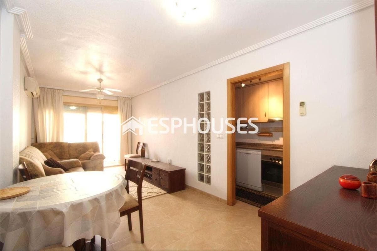 Sale of apartment in Piso en Las Viñas, Guardamar del Segura, Guardamar del Segura
photo 3