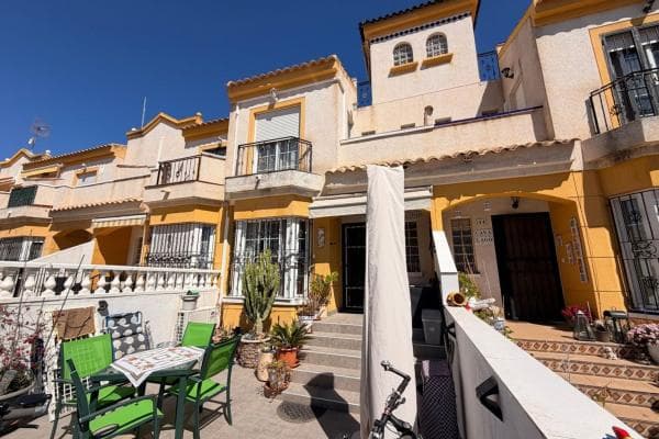 Chalet independiente en venta en Casa o chalet en Calle Manuel Ferrández, Urbanizaciones, Guardamar del Segura, Guardamar del Segura
photo 1