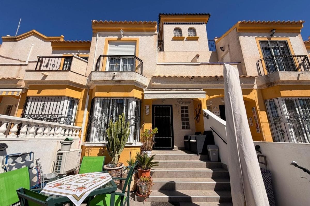 Venta de chalet independiente en Casa o chalet en Calle Manuel Ferrández, Urbanizaciones, Guardamar del Segura, Guardamar del Segura
photo 2