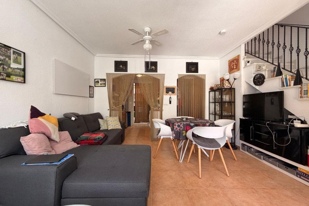 Venta de chalet independiente en Casa o chalet en Calle Manuel Ferrández, Urbanizaciones, Guardamar del Segura, Guardamar del Segura
photo 3