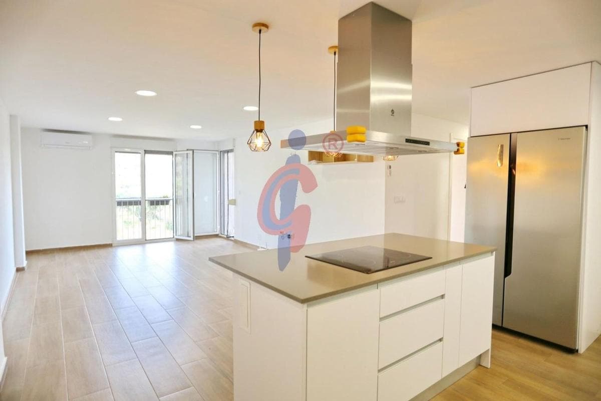 Sale of apartment in Piso en Calle Garcia Lorca, 32, Zona Pueblo, Guardamar del Segura, Guardamar del Segura
photo 3