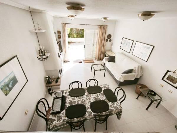 Chalet adosado en Calle Berlín, Urbanizaciones, Guardamar del Segura thumbnail 1