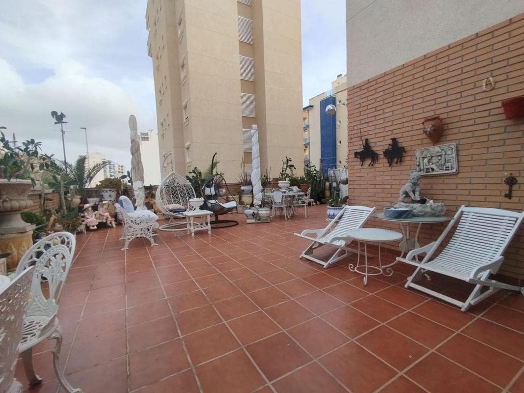 Sale of apartment in Piso en Calle Riu Segura, Zona Pueblo, Guardamar del Segura, Guardamar del Segura
photo 2