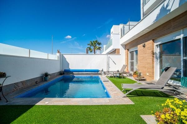 Chalet independiente en venta en Casa o chalet en Zona Pueblo, Pilar de la Horadada, Pilar de la Horadada
thumbnail 1