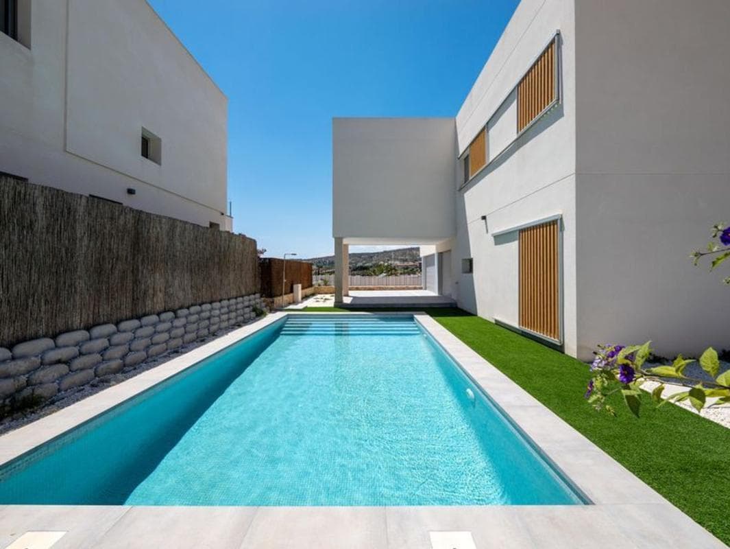 Properties for sale and rent in Spain photo 4