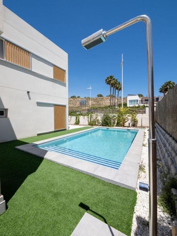 Properties for sale and rent in Spain photo 5