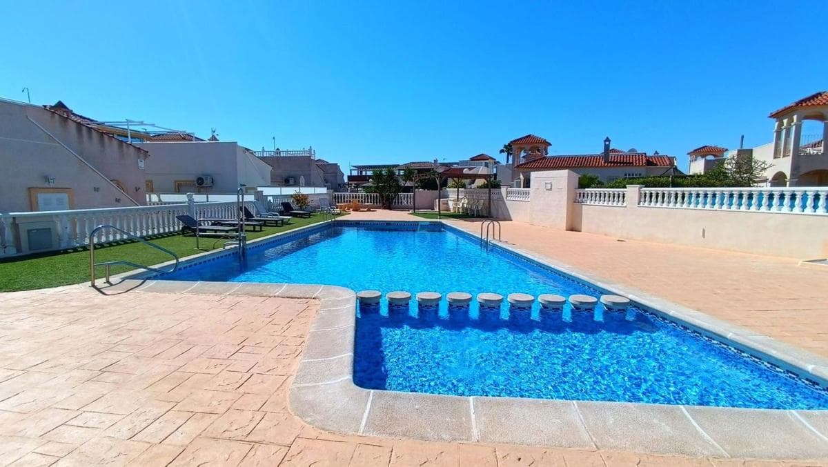 Sale of independent chalet in Casa o chalet en Los Montesinos, Los Montesinos
photo 2