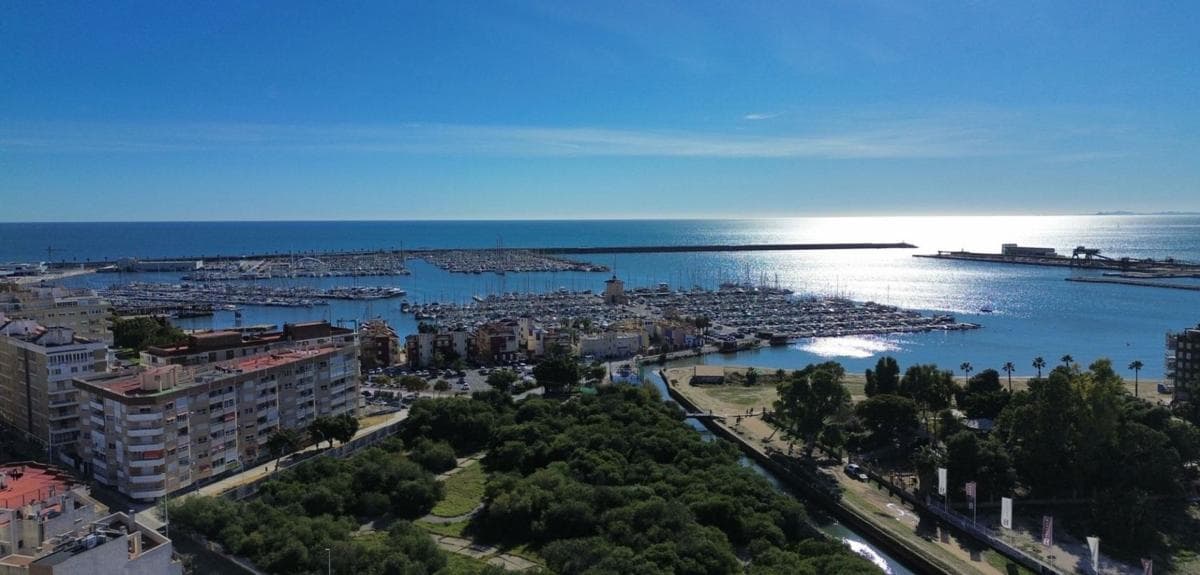 Venta de piso en Piso en Puerto Deportivo, Torrevieja, Torrevieja
photo 3
