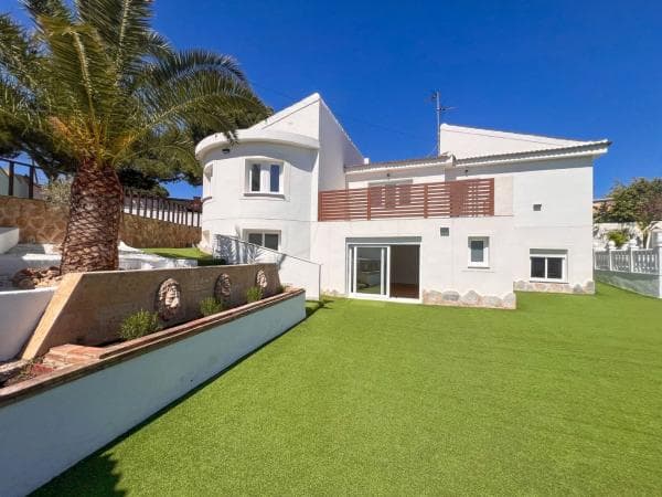Chalet independiente en venta en Casa o chalet en Avenida Elche Bal, 19, Los Balcones - Los Altos del Edén, Torrevieja, Torrevieja
photo 1