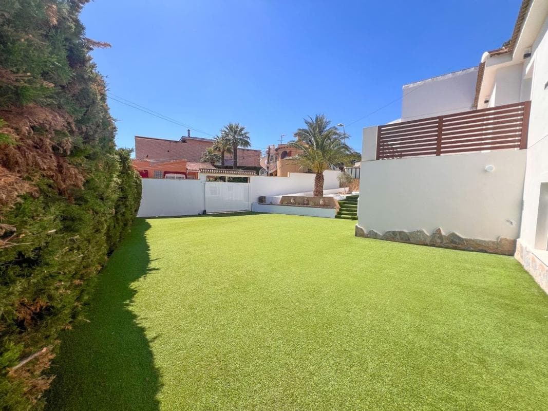 Venta de chalet independiente en Casa o chalet en Avenida Elche Bal, 19, Los Balcones - Los Altos del Edén, Torrevieja, Torrevieja
photo 3