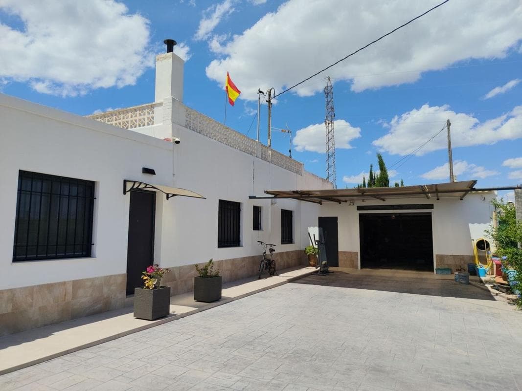 Propiedades en venta y alquiler en España photo 3