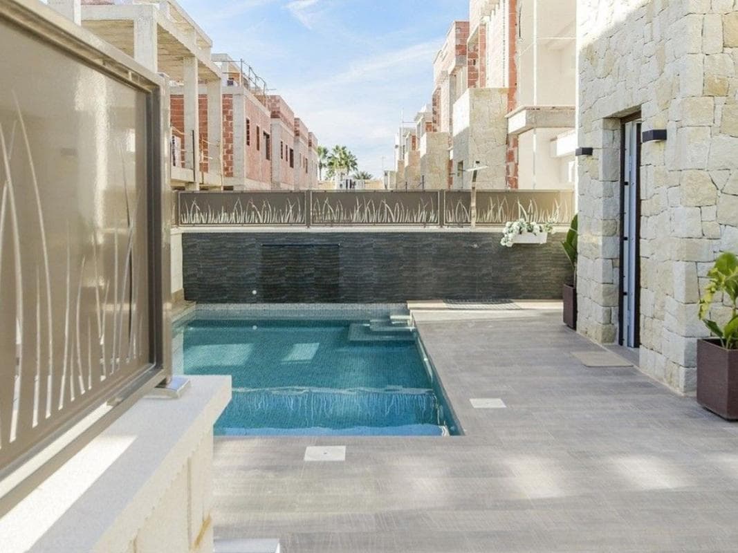 Properties for sale and rent in Spain photo 4