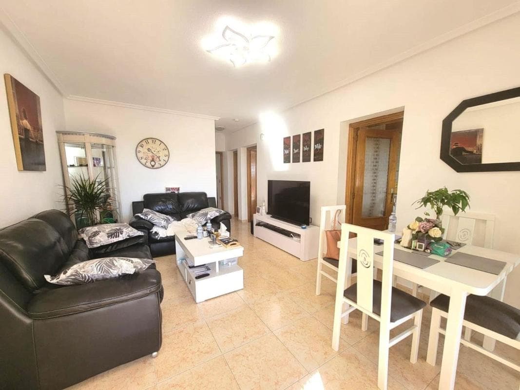 Propiedades en venta y alquiler en España photo 4