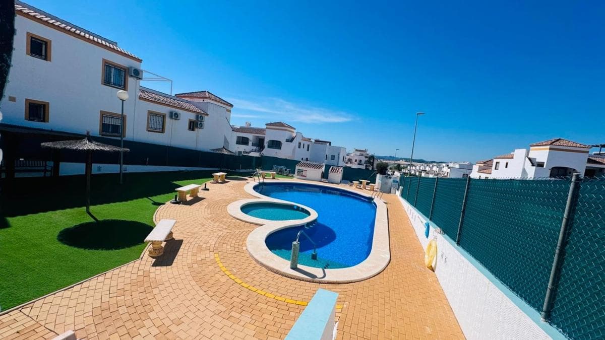 Sale of apartment in Piso en Desamparados-Hurchillo-Torremendo, Orihuela, Orihuela
photo 2