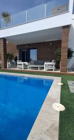 Chalet adosado en Desamparados-Hurchillo-Torremendo, Orihuela thumbnail 1
