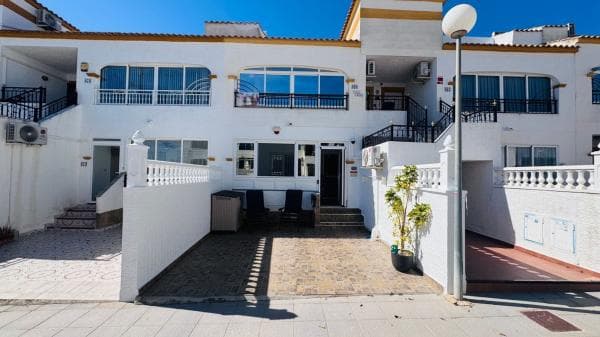 Sale of flat in Piso en Calle Ciruelo, Desamparados-Hurchillo-Torremendo, Orihuela, Orihuela
photo 1