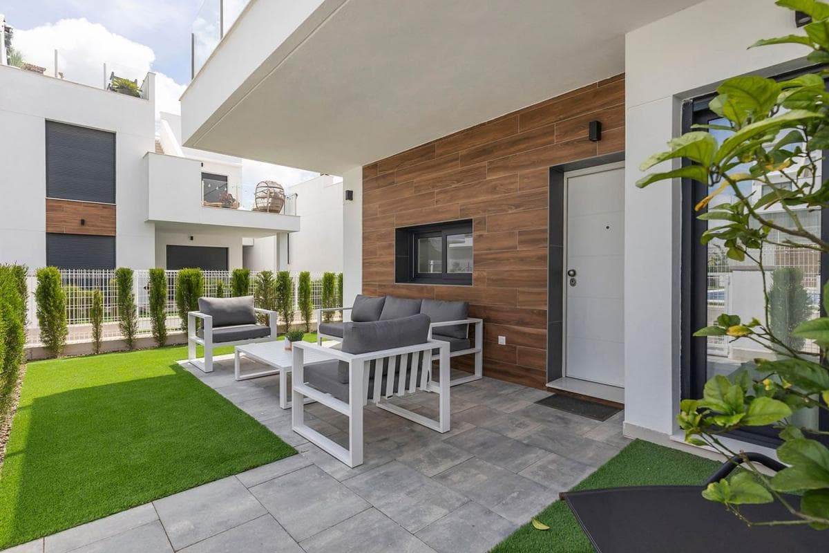 Sale of apartment in Piso en Calle Mandarino, Desamparados-Hurchillo-Torremendo, Orihuela, Orihuela
photo 3
