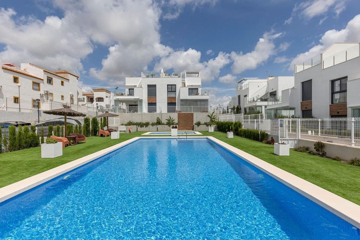 Sale of apartment in Piso en Calle Mandarino, Desamparados-Hurchillo-Torremendo, Orihuela, Orihuela
photo 4