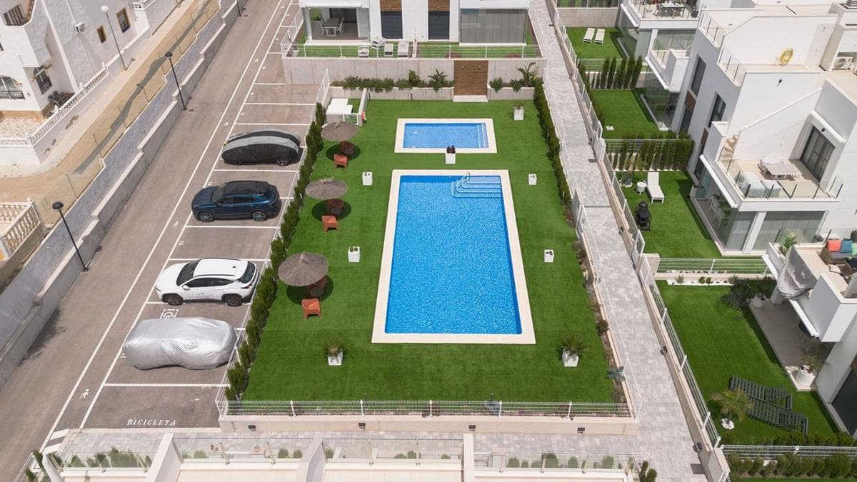 Sale of apartment in Piso en Calle Mandarino, Desamparados-Hurchillo-Torremendo, Orihuela, Orihuela
photo 5