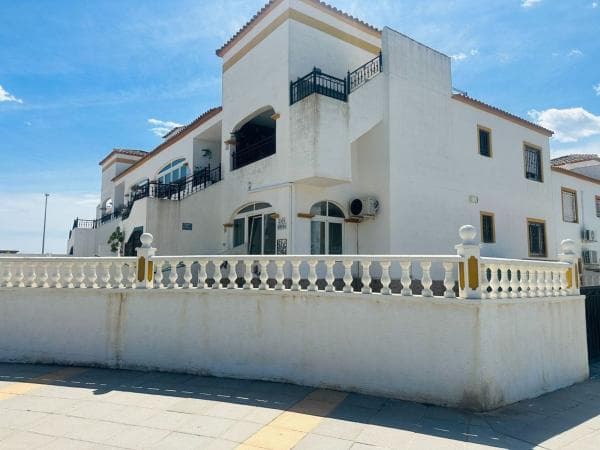 Sale of flat in Piso en Calle Manzano, Desamparados-Hurchillo-Torremendo, Orihuela, Orihuela
photo 1