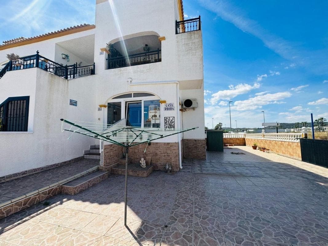 Sale of apartment in Piso en Calle Manzano, Desamparados-Hurchillo-Torremendo, Orihuela, Orihuela
photo 2