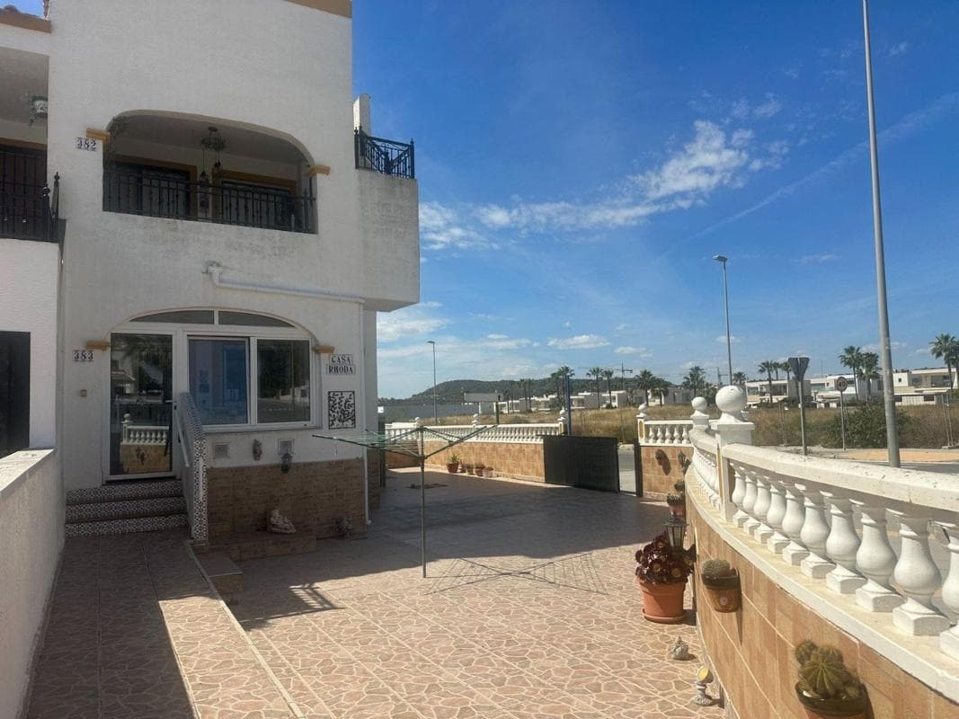 Sale of apartment in Piso en Calle Manzano, Desamparados-Hurchillo-Torremendo, Orihuela, Orihuela
photo 4