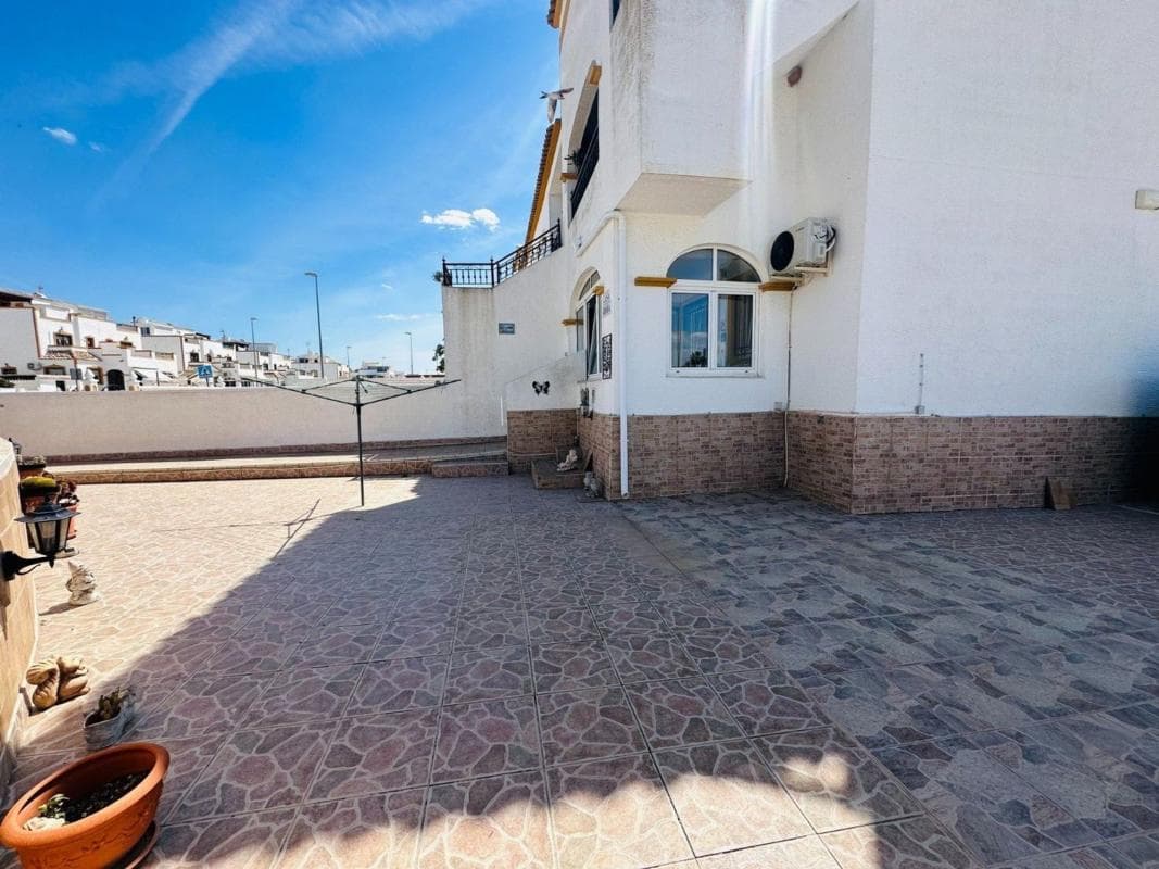 Sale of apartment in Piso en Calle Manzano, Desamparados-Hurchillo-Torremendo, Orihuela, Orihuela
photo 5
