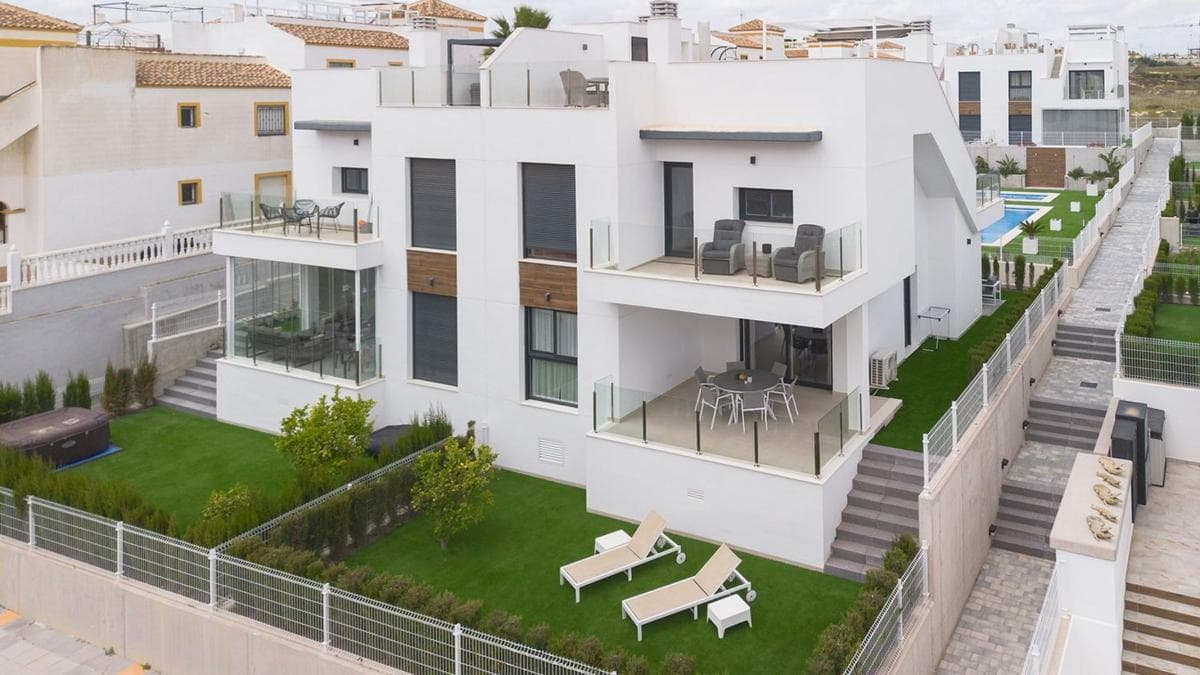 Sale of apartment in Piso en Desamparados-Hurchillo-Torremendo, Orihuela, Orihuela
photo 2
