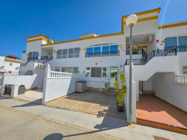 Sale of flat in Piso en Calle Manzano, Desamparados-Hurchillo-Torremendo, Orihuela, Orihuela
photo 1
