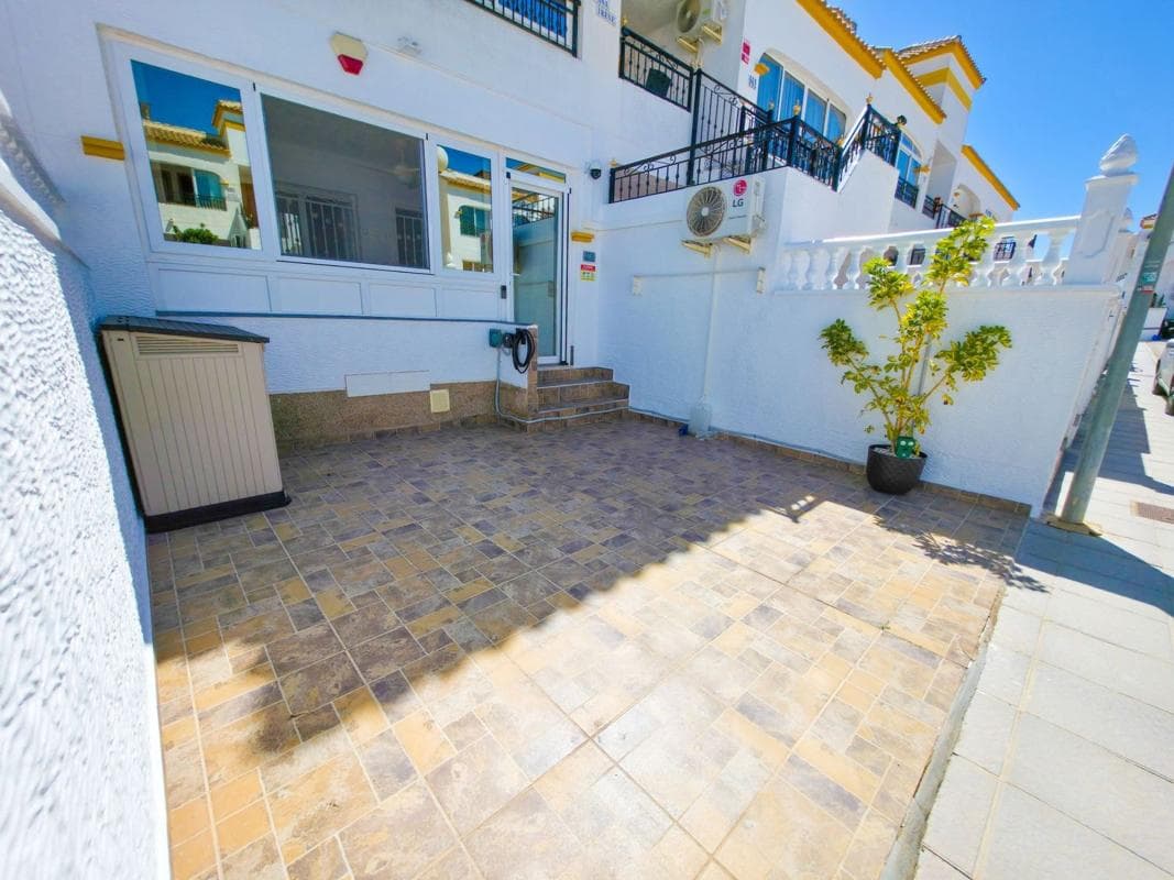 Sale of apartment in Piso en Calle Manzano, Desamparados-Hurchillo-Torremendo, Orihuela, Orihuela
photo 2