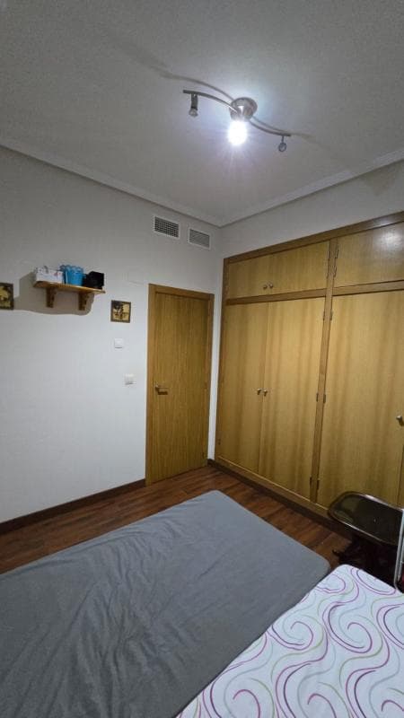 Venta de piso en Piso en Calle Hermandad de la Resurrección, 1, Orihuela Ciudad, Orihuela, Orihuela
photo 2