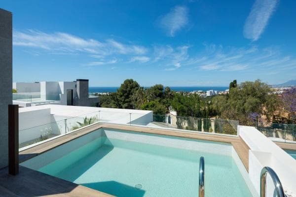 Chalet adosado en The List s/n, Rio Real, Marbella photo 1