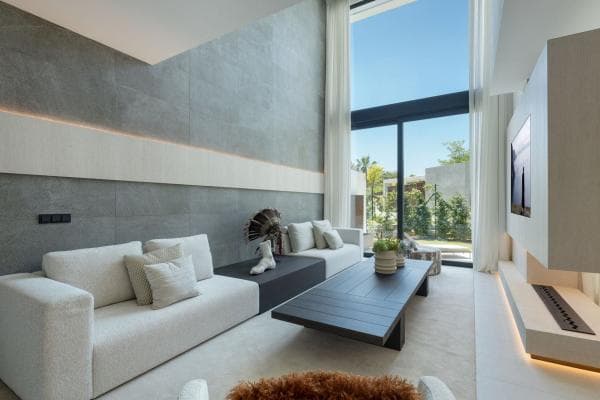 Chalet adosado en The List s/n, Rio Real, Marbella thumbnail 2