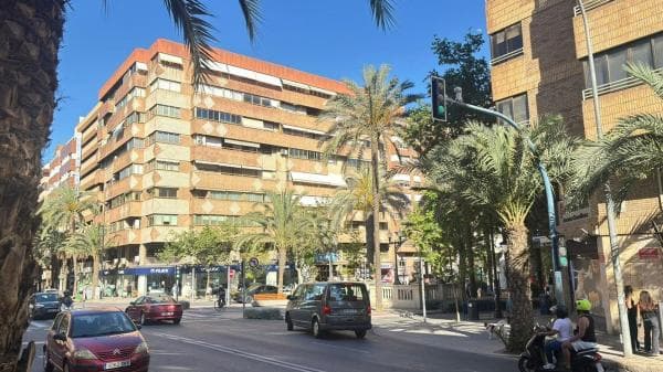Local en Avenida Benito Perez Galdos, Ensanche-Diputación, Alicante / Alacant photo 1