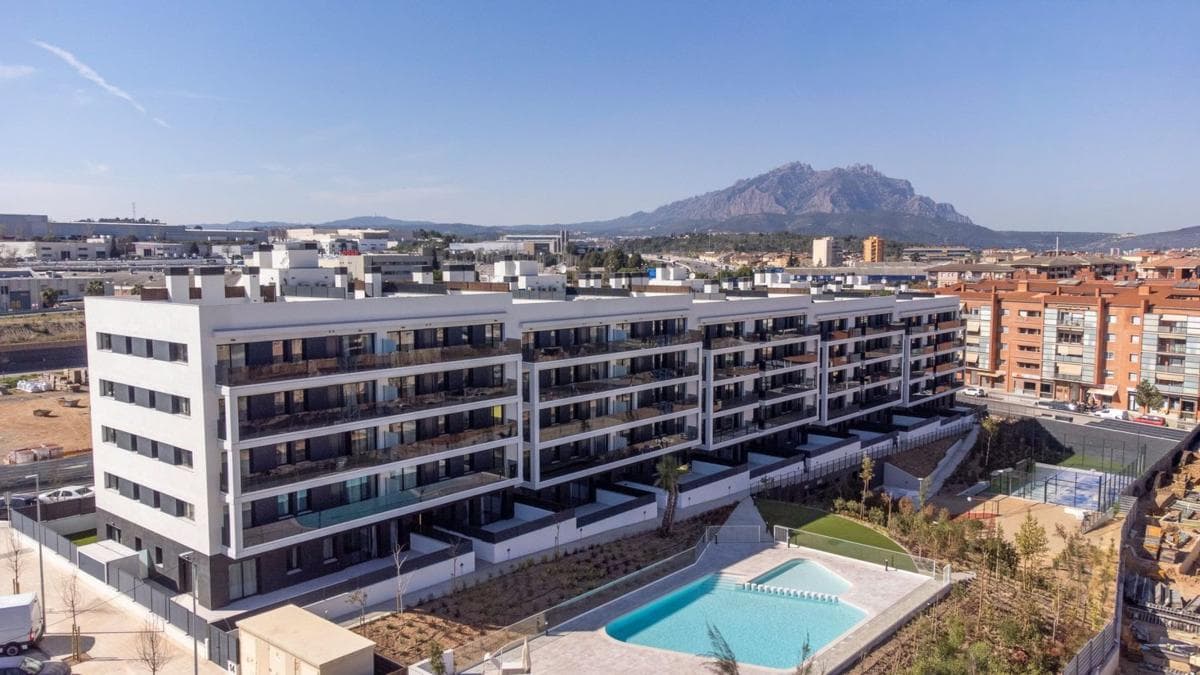Properties for sale and rent in Spain photo 2
